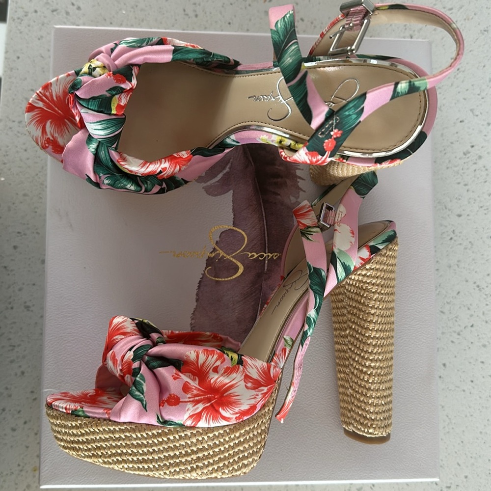 NIB jessica simpson pink tropical print satin and rattan platform heels size 8
